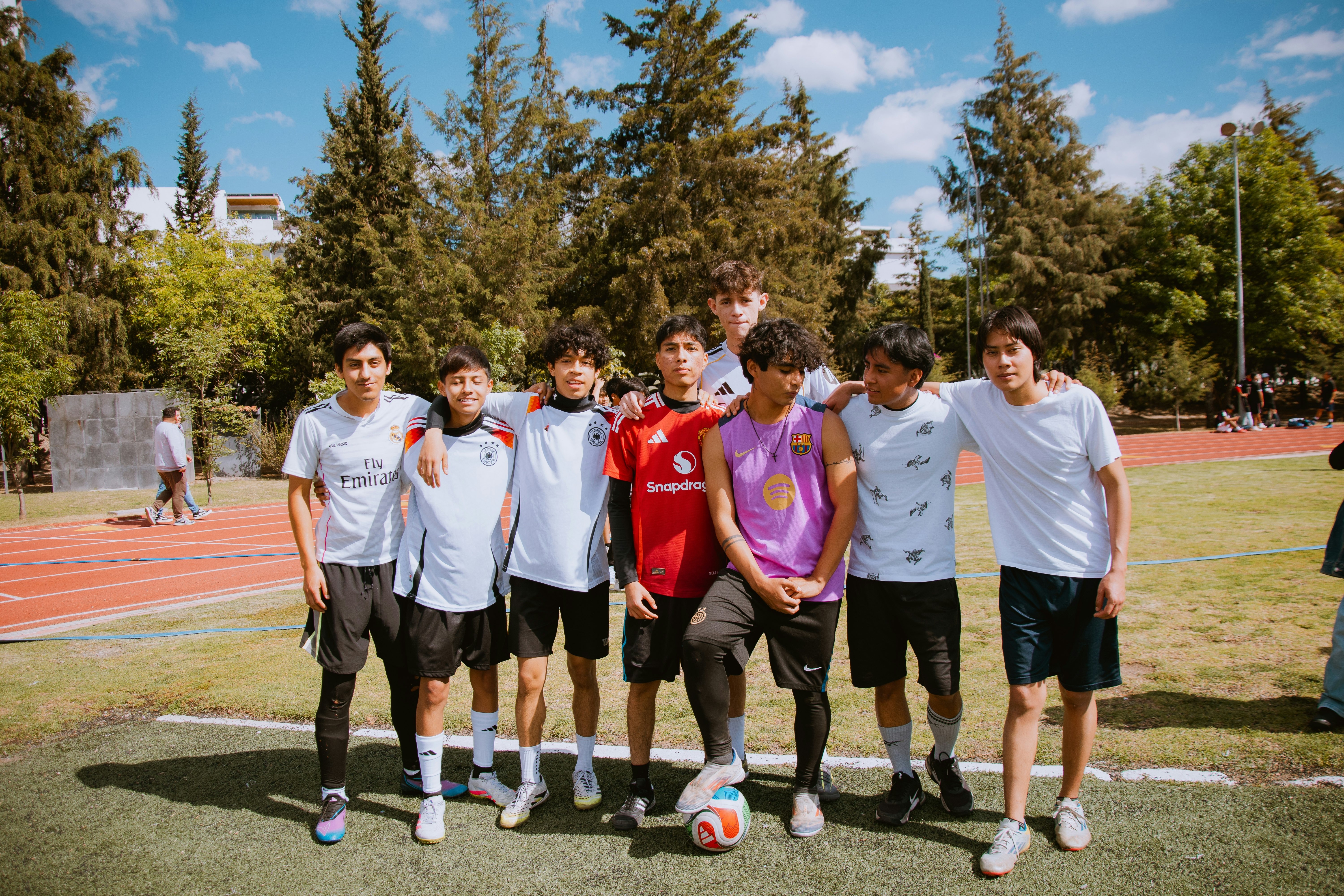 自由式滑雪——国际雪联世界杯（利维尼奥站）：女子双人雪上技巧赛况