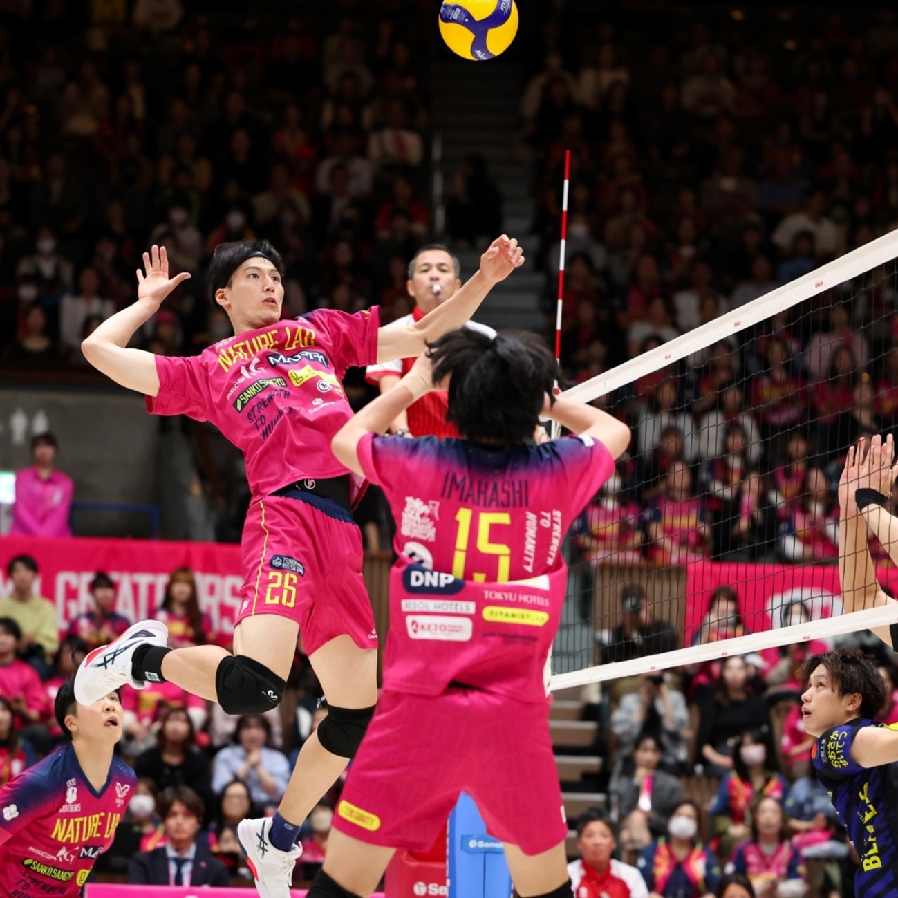 这导致巴特勒不管是防守还是进攻